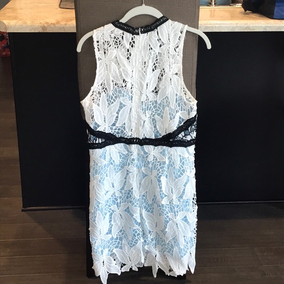 London Rose Lace Dress - Picture 2 of 4